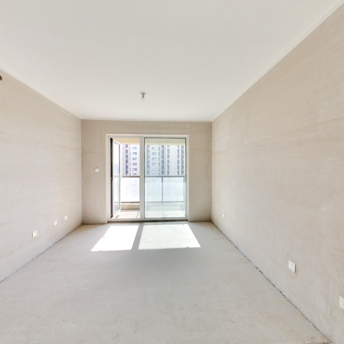 西丁双塔两居室，双阳台，中间层