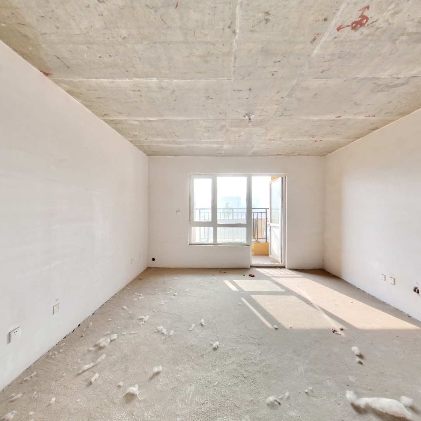 香邑溪谷南北通透四居毛坯随意装修