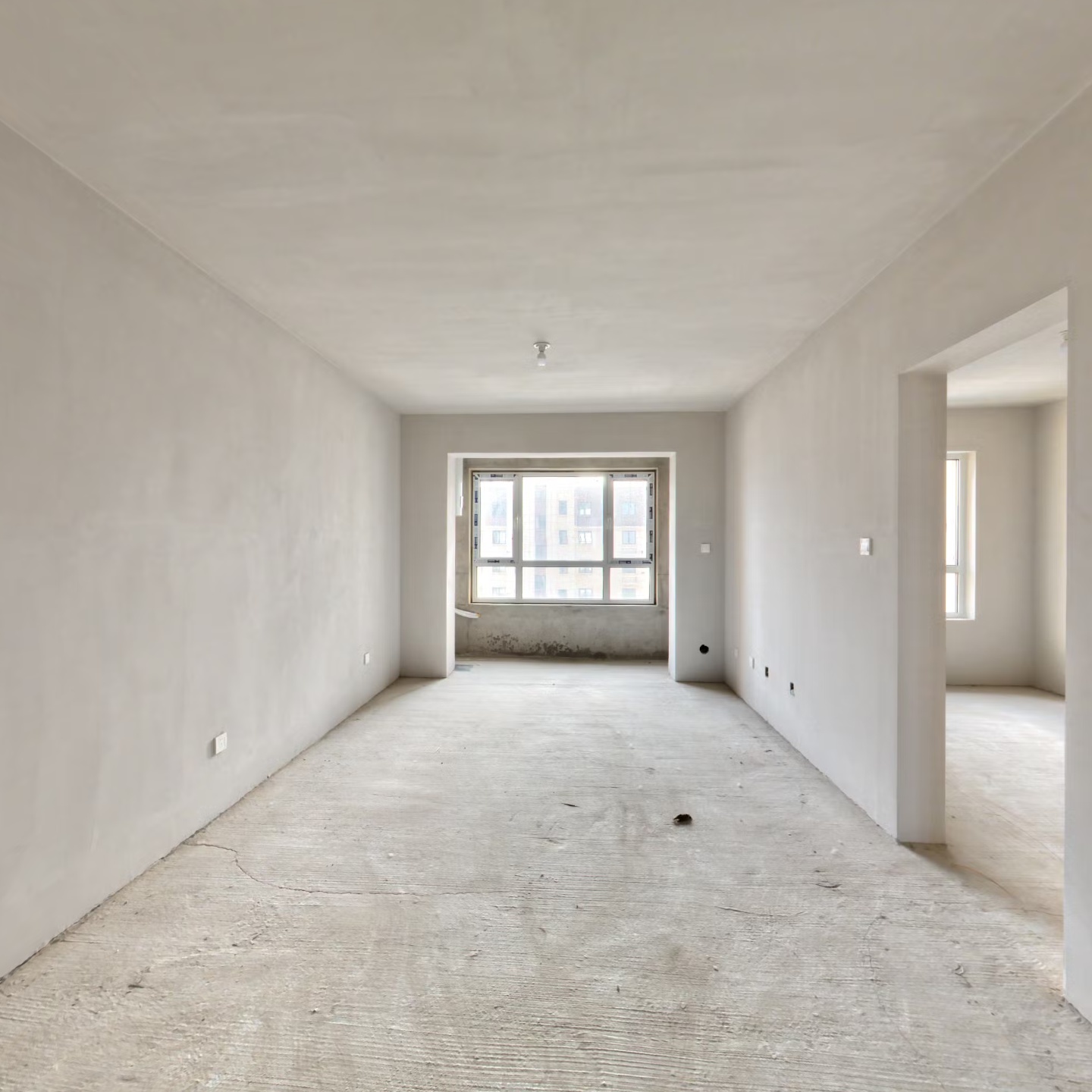 小区内有幼儿园，环境绿化好，一梯三户，可更名