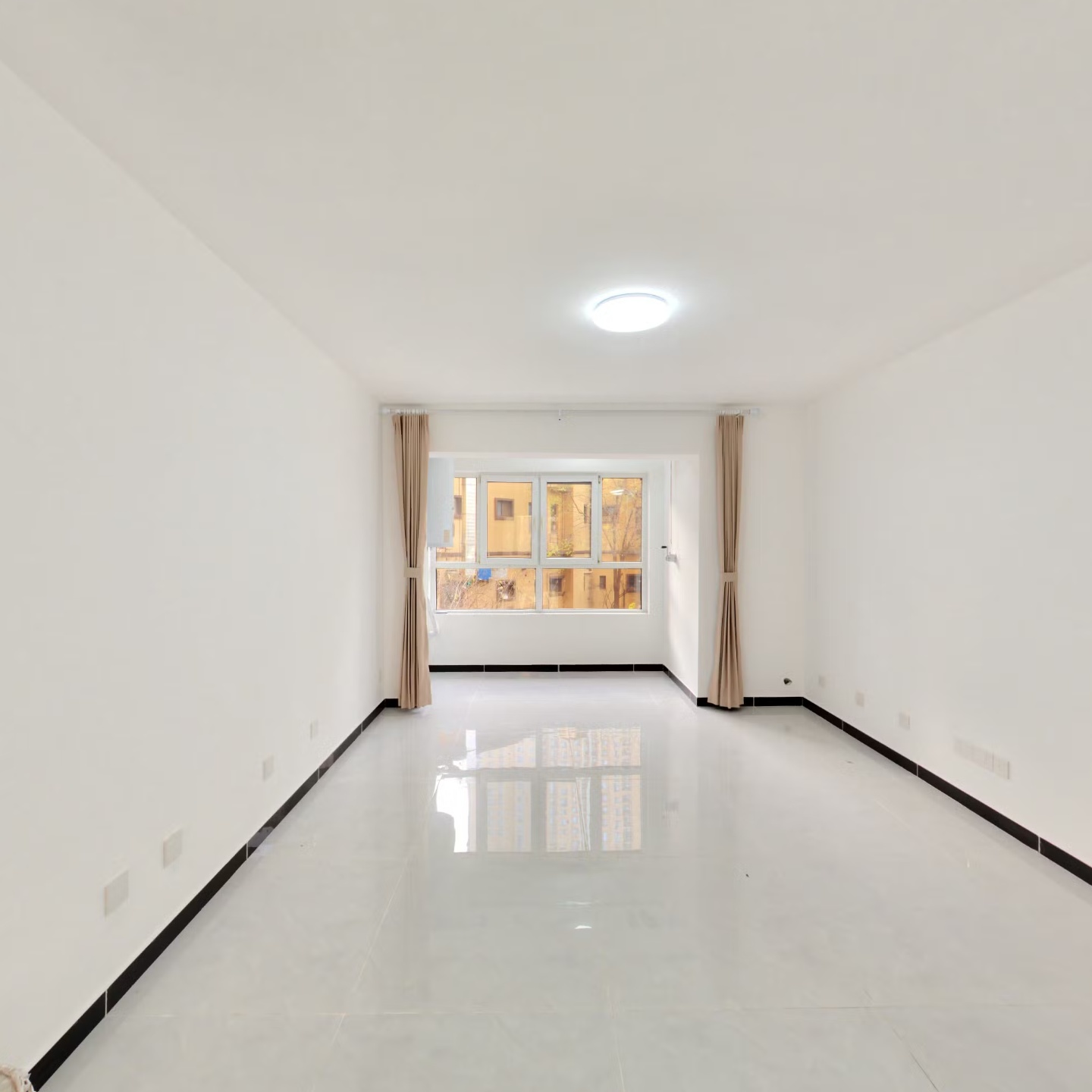 精装修南北通透三居室，采光无遮挡拎包入住