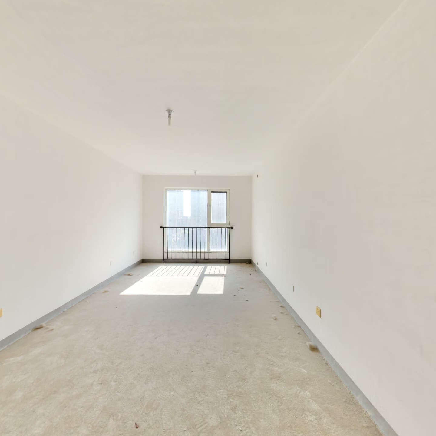 西户 明卫 南北通透三居 毛坯 楼下公园 视野开阔