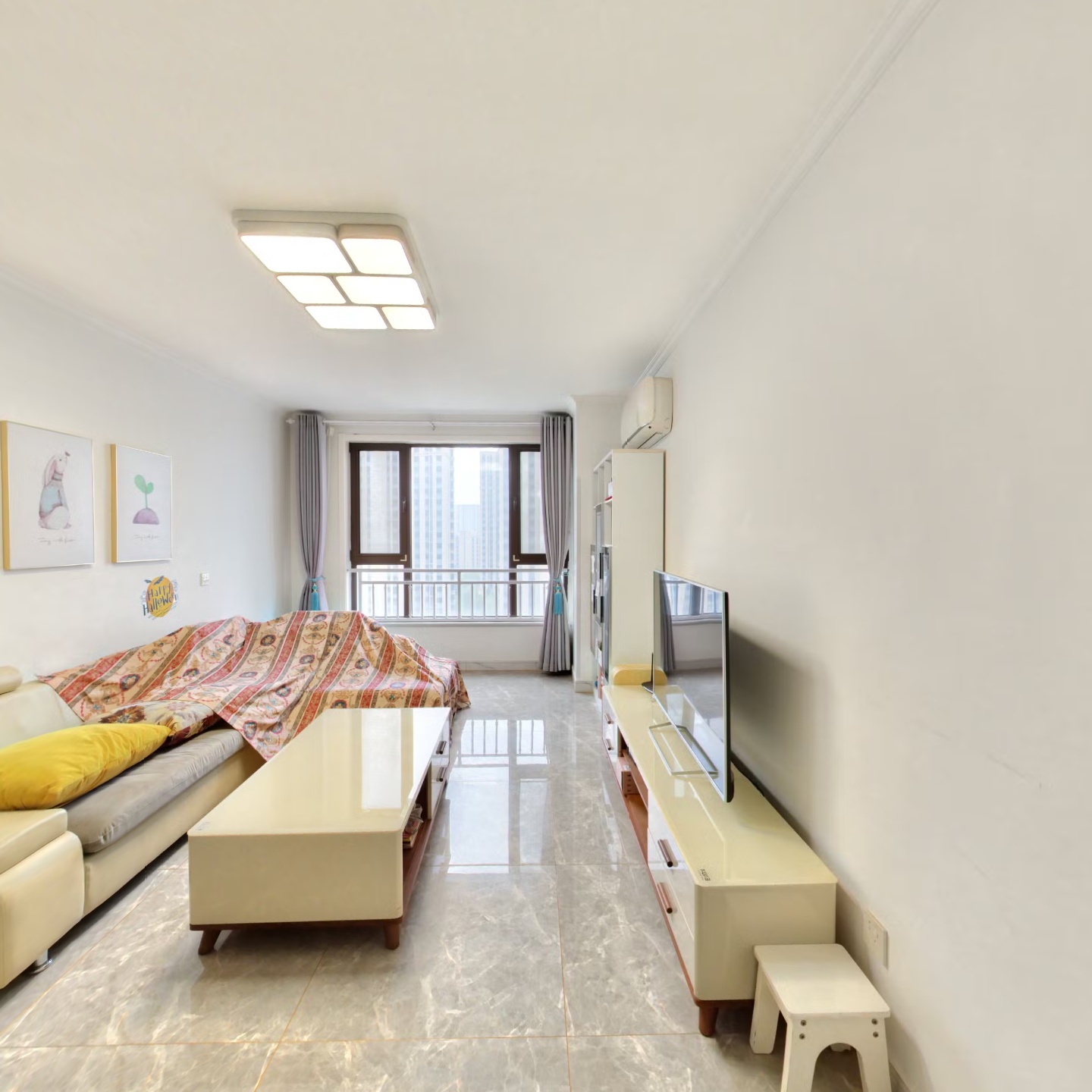 鸿坤理想湾自住装修两居，全南向，冬季7小时采光