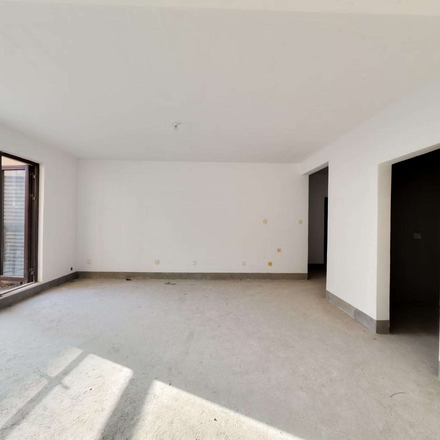 南北通透 双露台 满五 看房方便 不临街