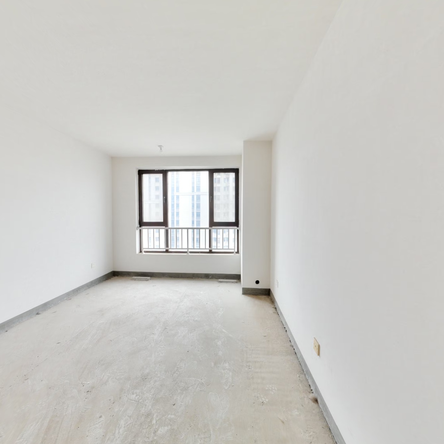 此房满五年唯一随时交易好位置好楼层