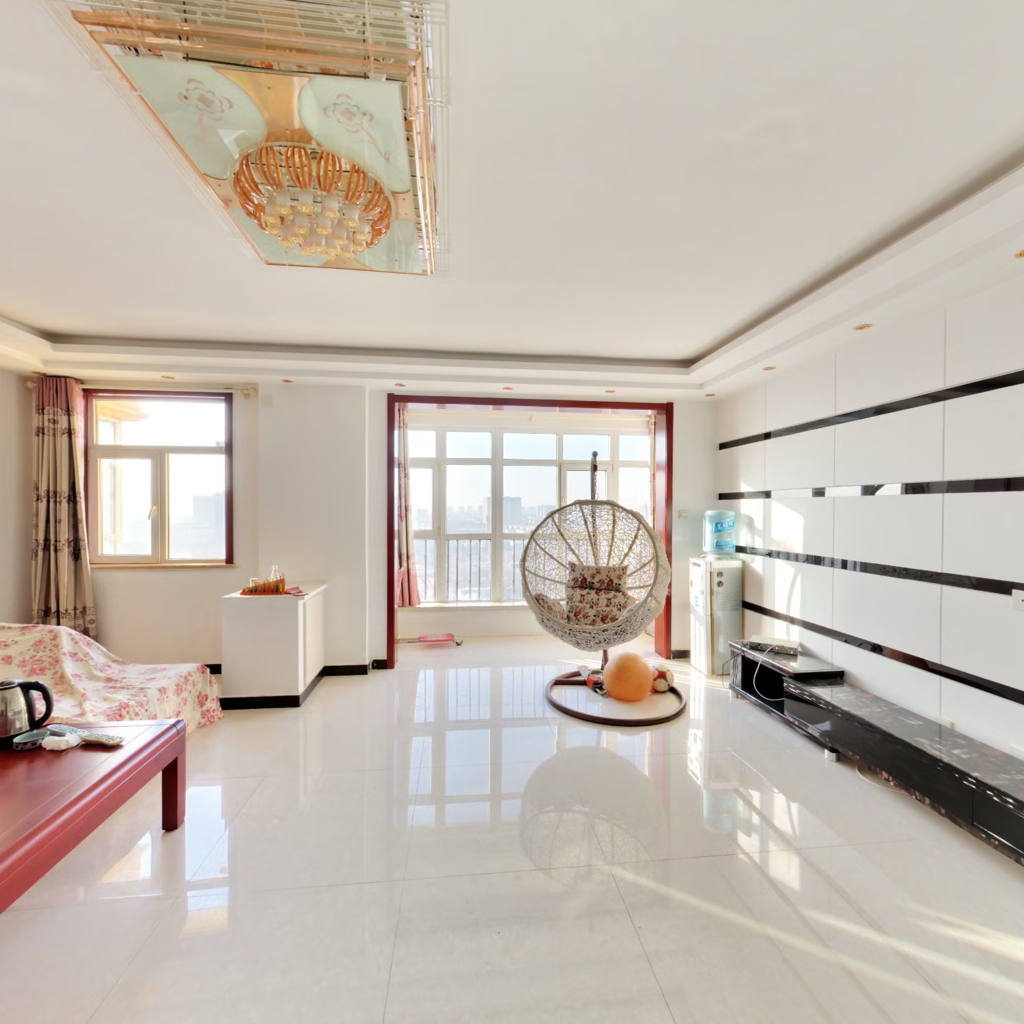 凯旋门朝南一居，精装修，房本满五