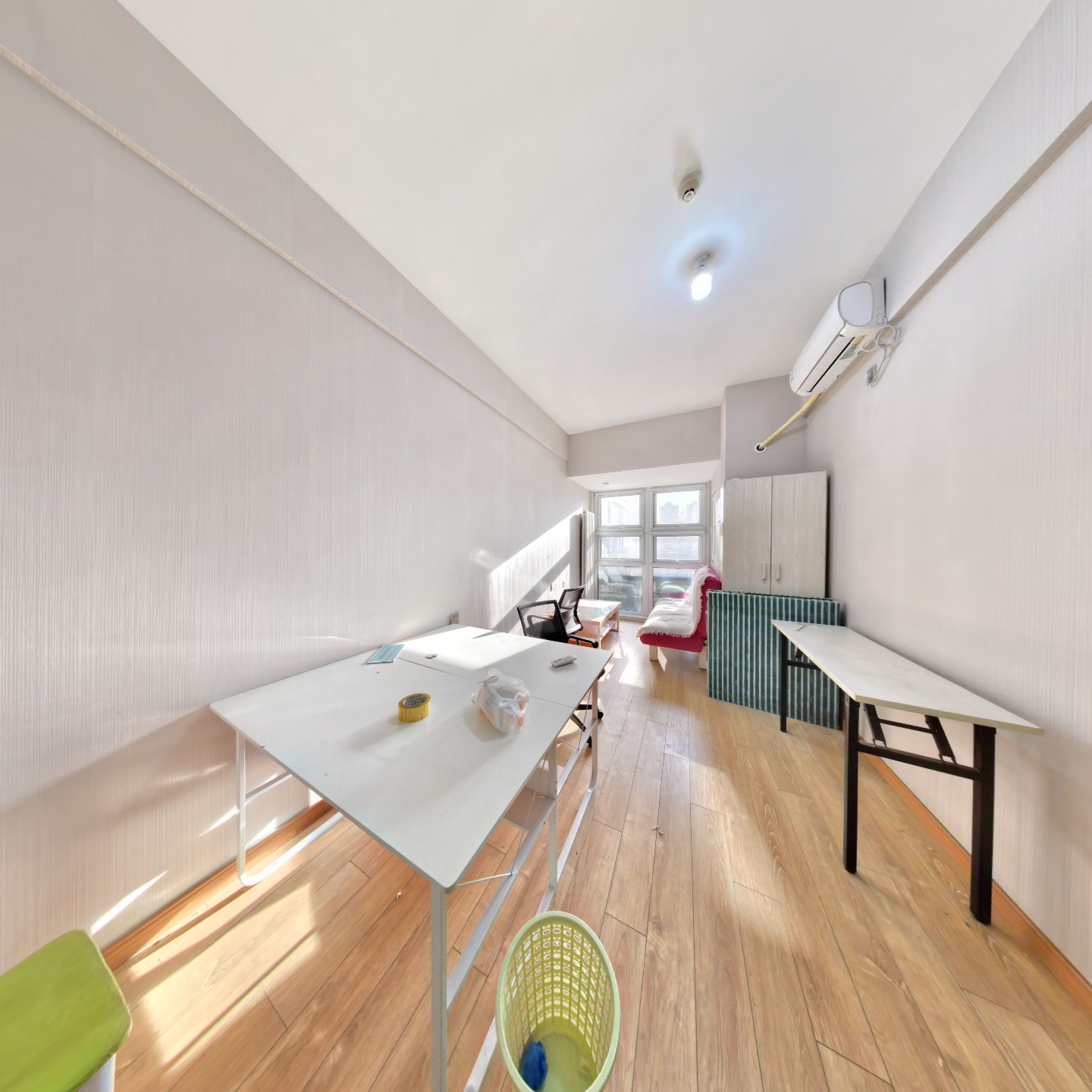 万科城际之光   南向一居  精装修   随时看房