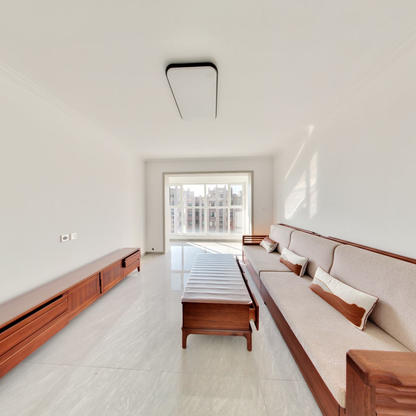 一站西三环，一梯两户南北通透小洋房，精装拎包入住