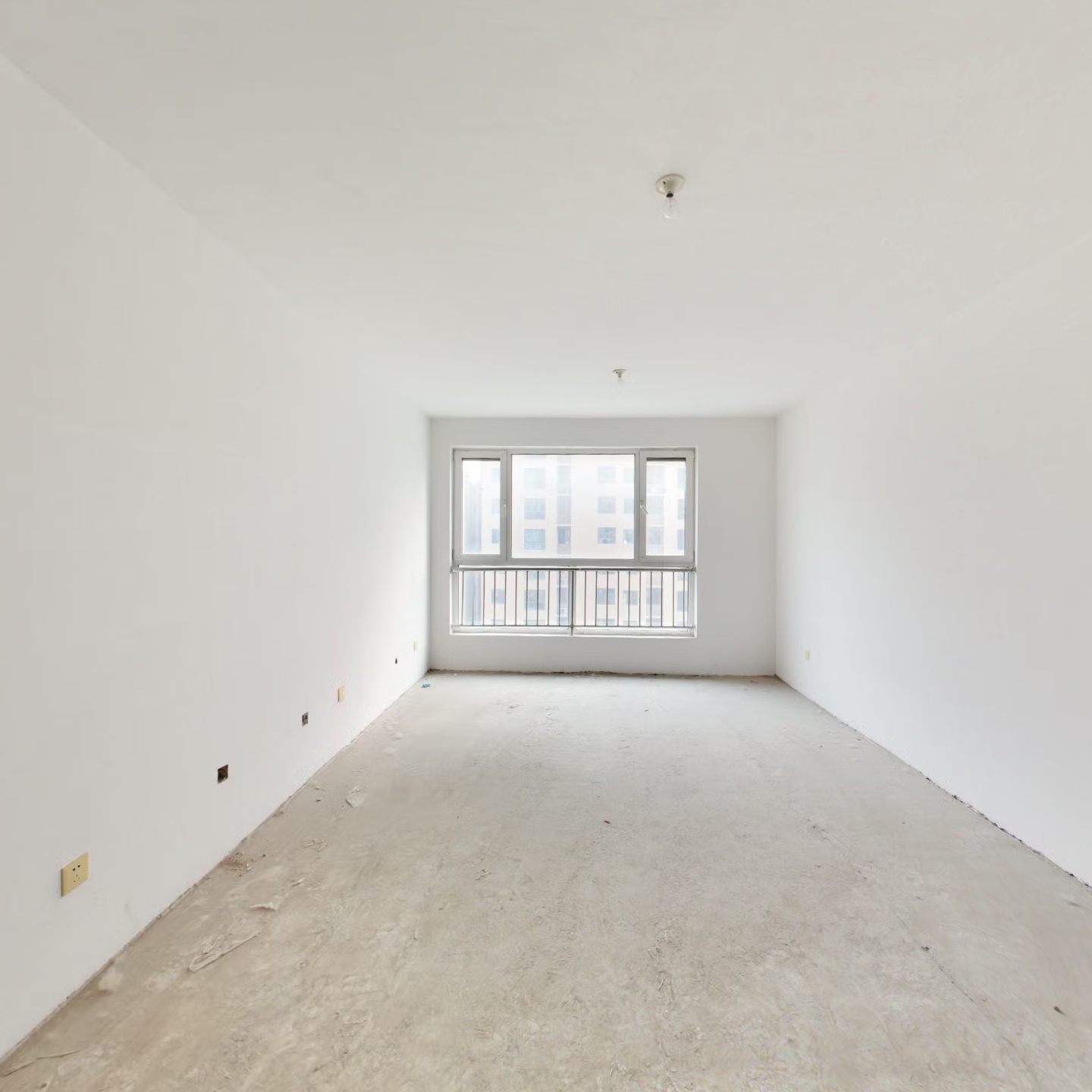 此房满五唯一，全南两居室，毛坯房，采光好，环境好