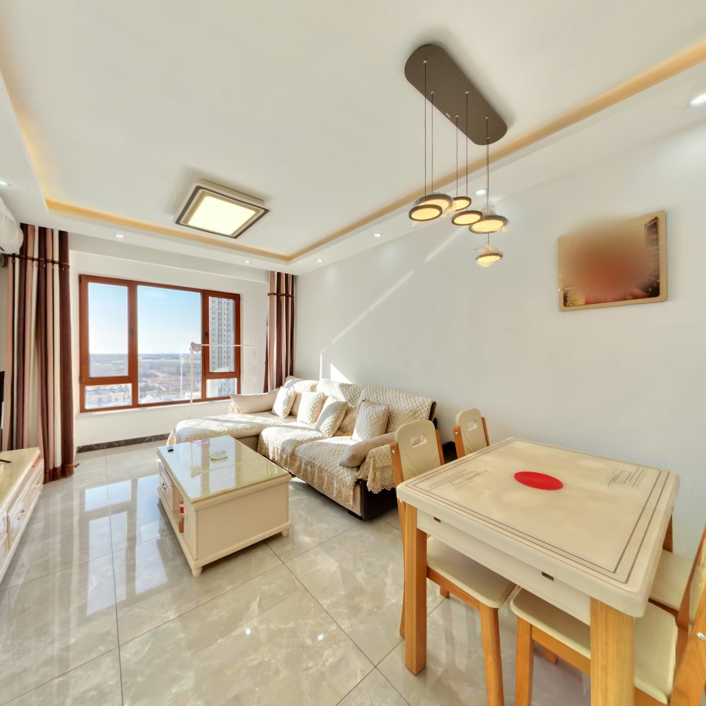 业主急售精装两居，拎包入住，房本满二