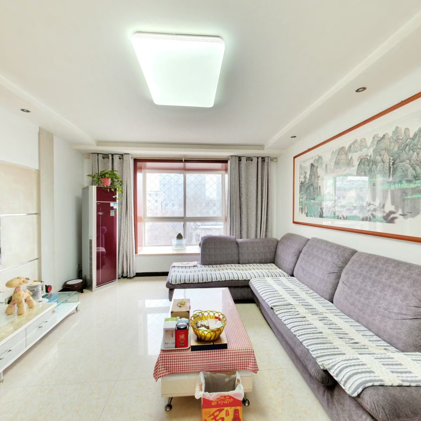 此房满此房满五年， 南北通透三室二厅，板楼公摊小