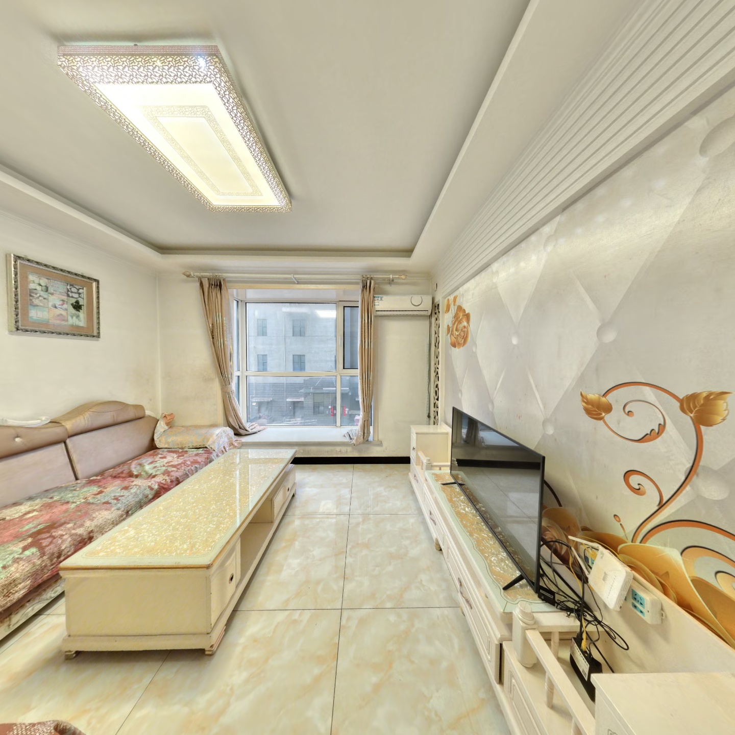 全阳两居，客厅带落地窗，采光视野好