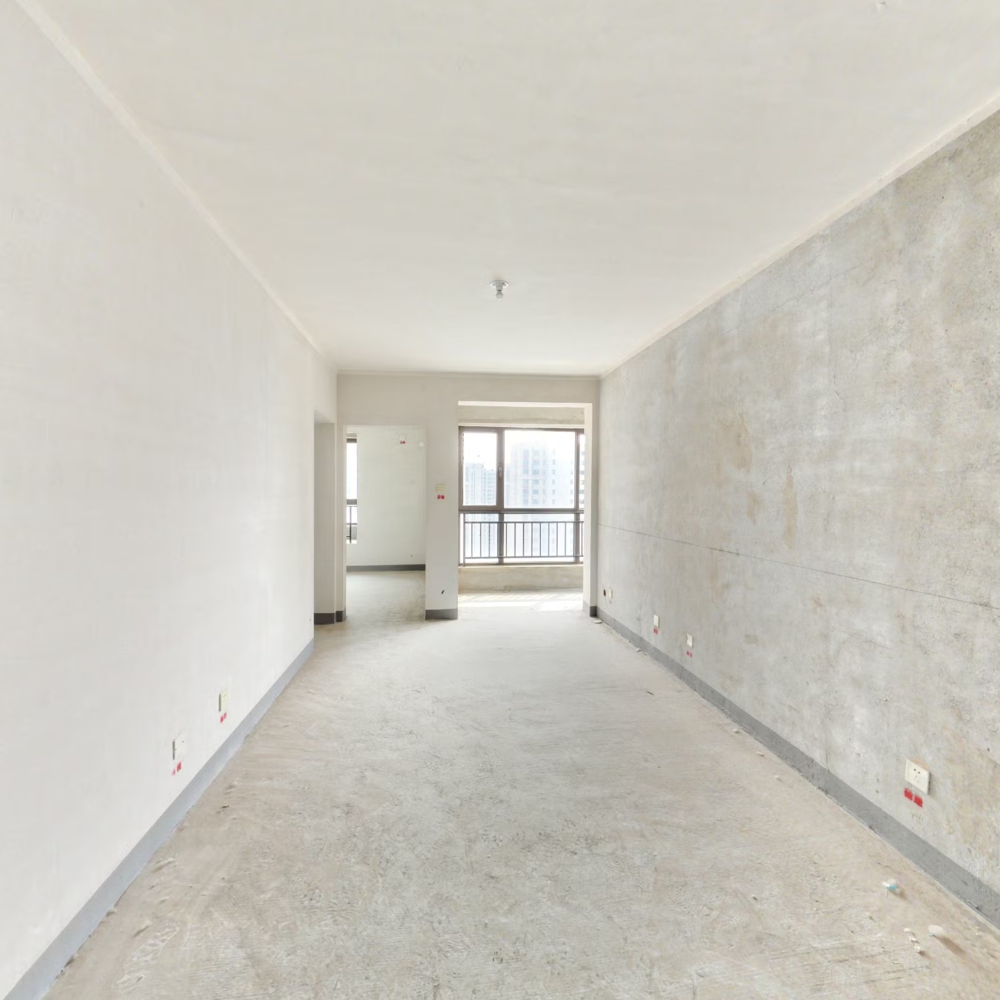 小区集中供暖，人车分流交通便利