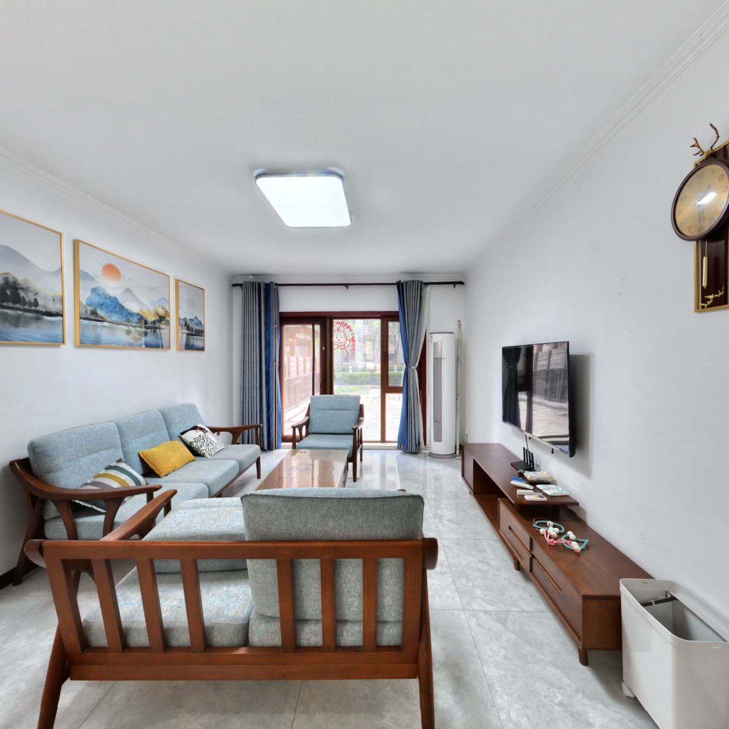 业主诚心出售，南北通透三居户型方正，全天采光。