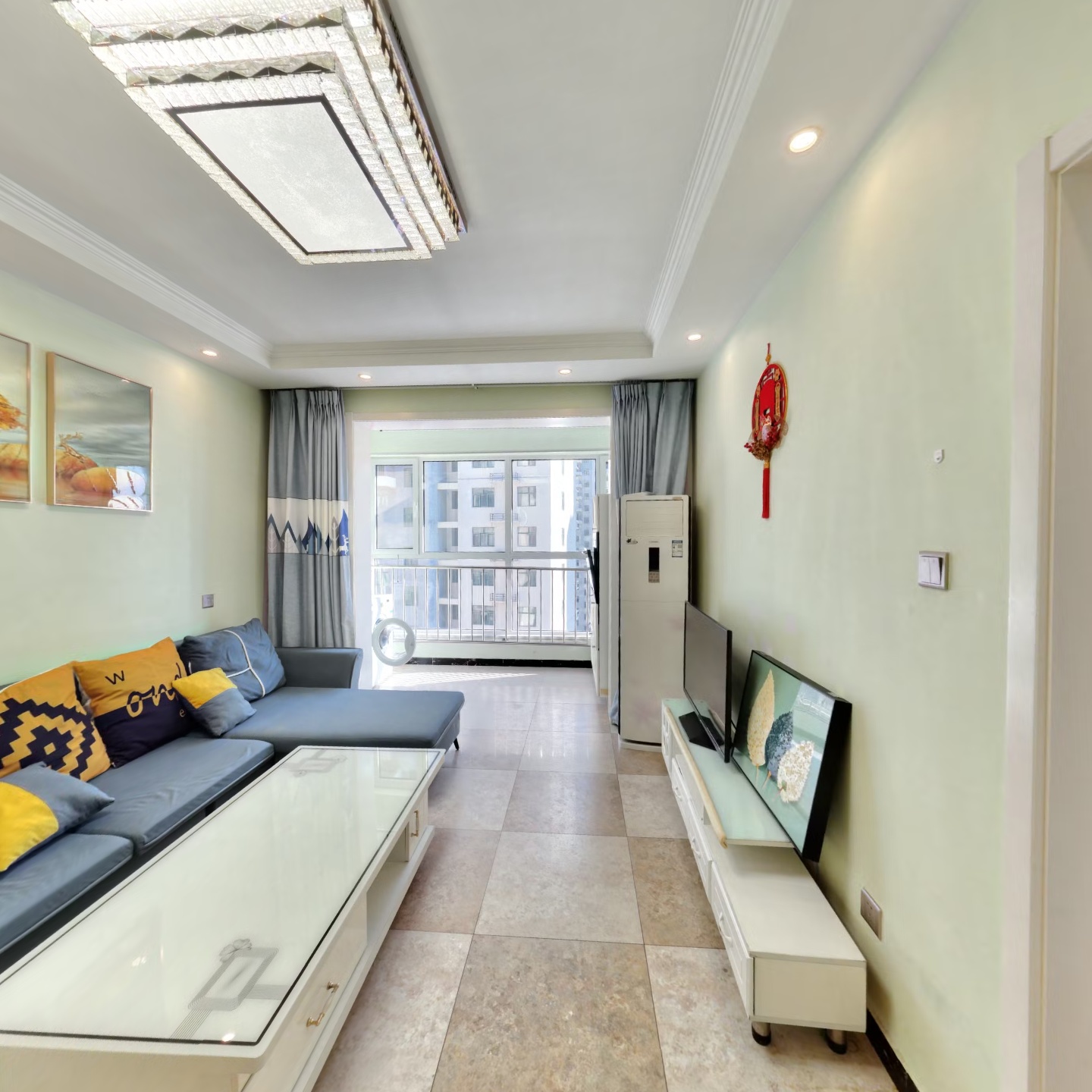 房子属于精装修的，楼层比较好，采光好