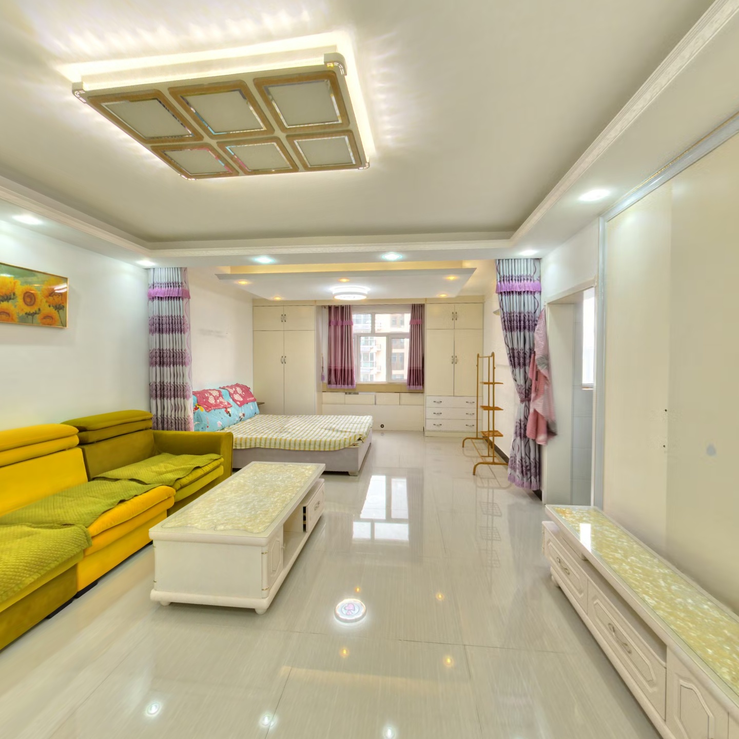 双塔社区精装一居，小区 有人工湖、篮球场、  幼儿园