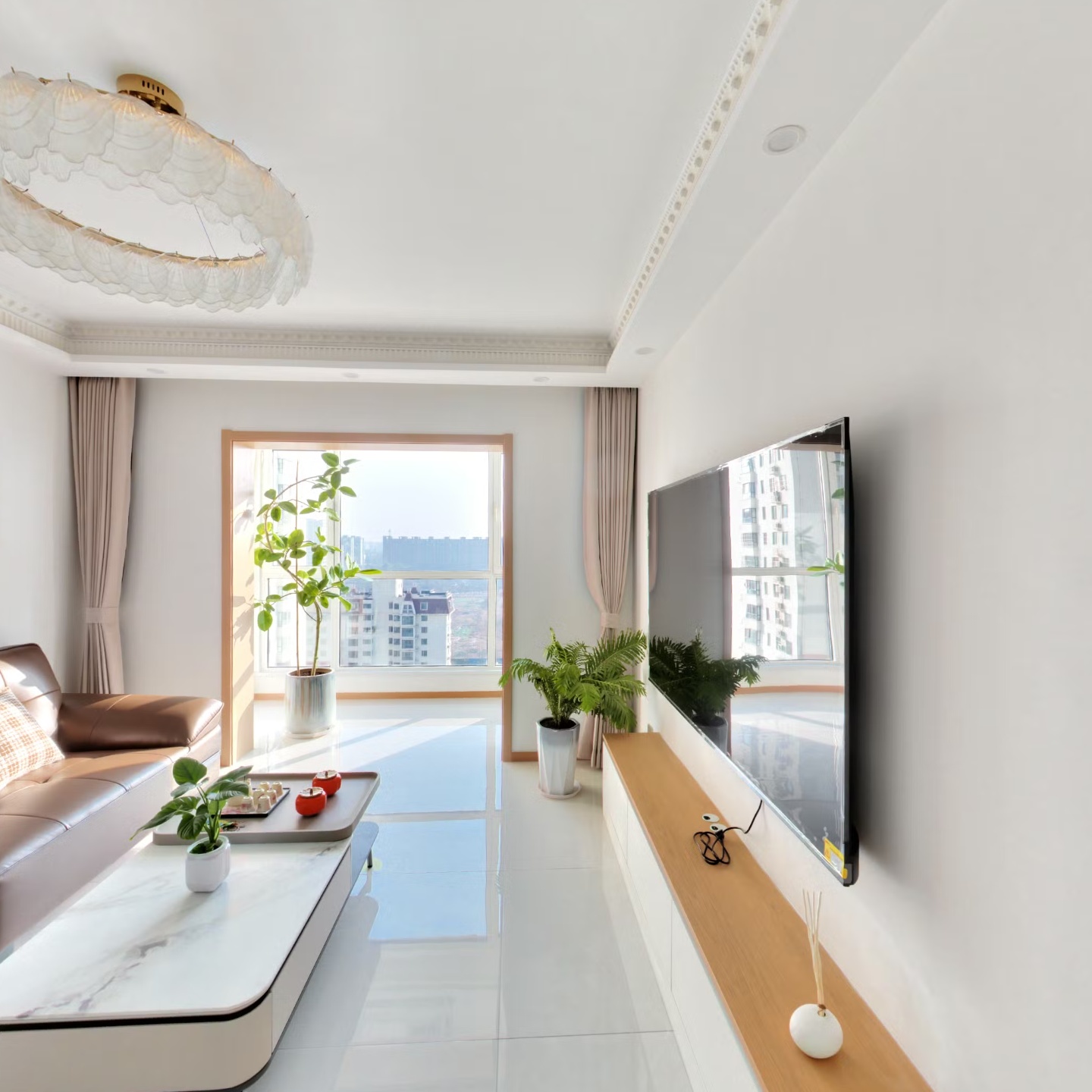 南向两居改三居精装修 拎包入住，楼层好，采光好