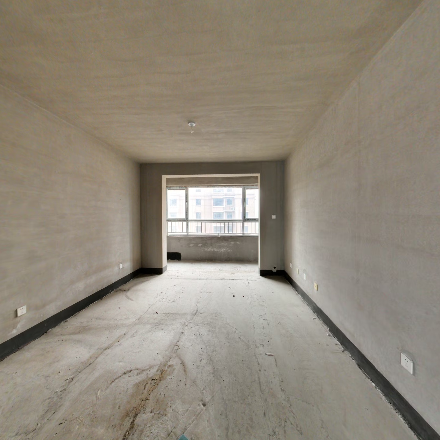 好楼层，采光好，全天都能进光，小区楼间距大，绿化高