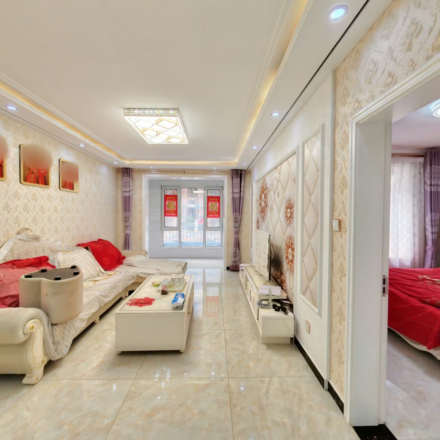 香邑溪谷精装，南北通透的两居，本满二年。