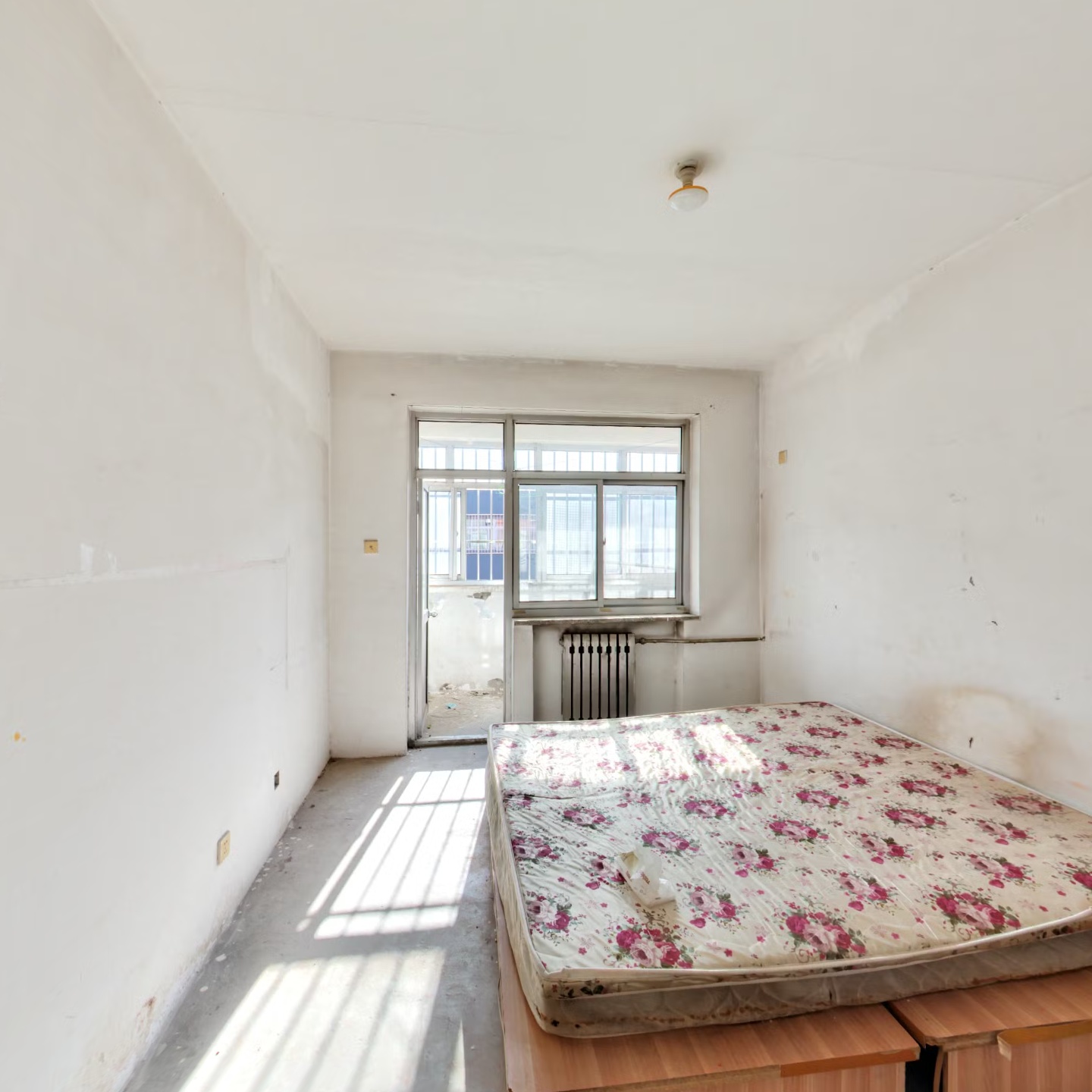 温馨小区 1室1厅 南