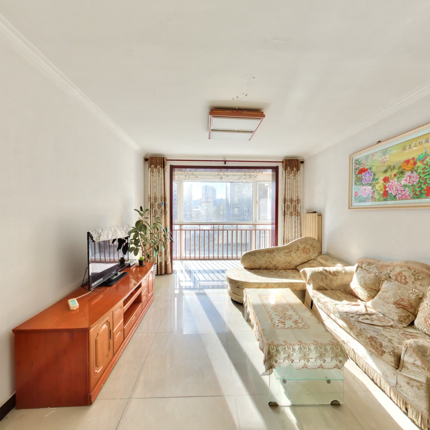 华阳路 电梯房大三居  户型方正 三居室两卫