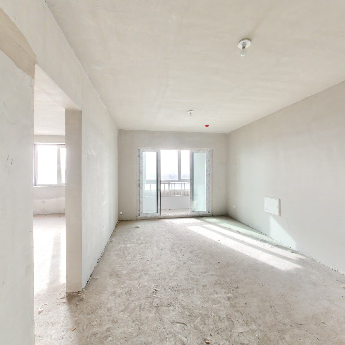 配套齐全，采光无遮挡，毛坯 现房 即买即装修