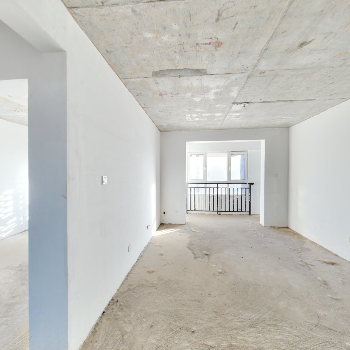 环境优美人车分流 户型方正 中高楼层采光好 出行方便