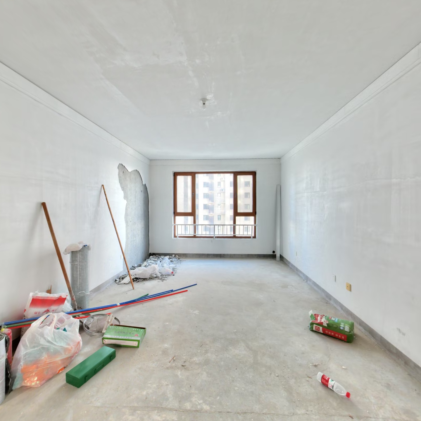 业主诚意出售，毛坯房随意装修，房本满二。。。