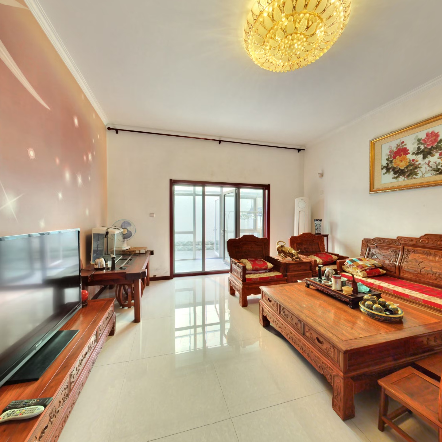 精装联排别墅，房本满五税费低，无遮挡采光好