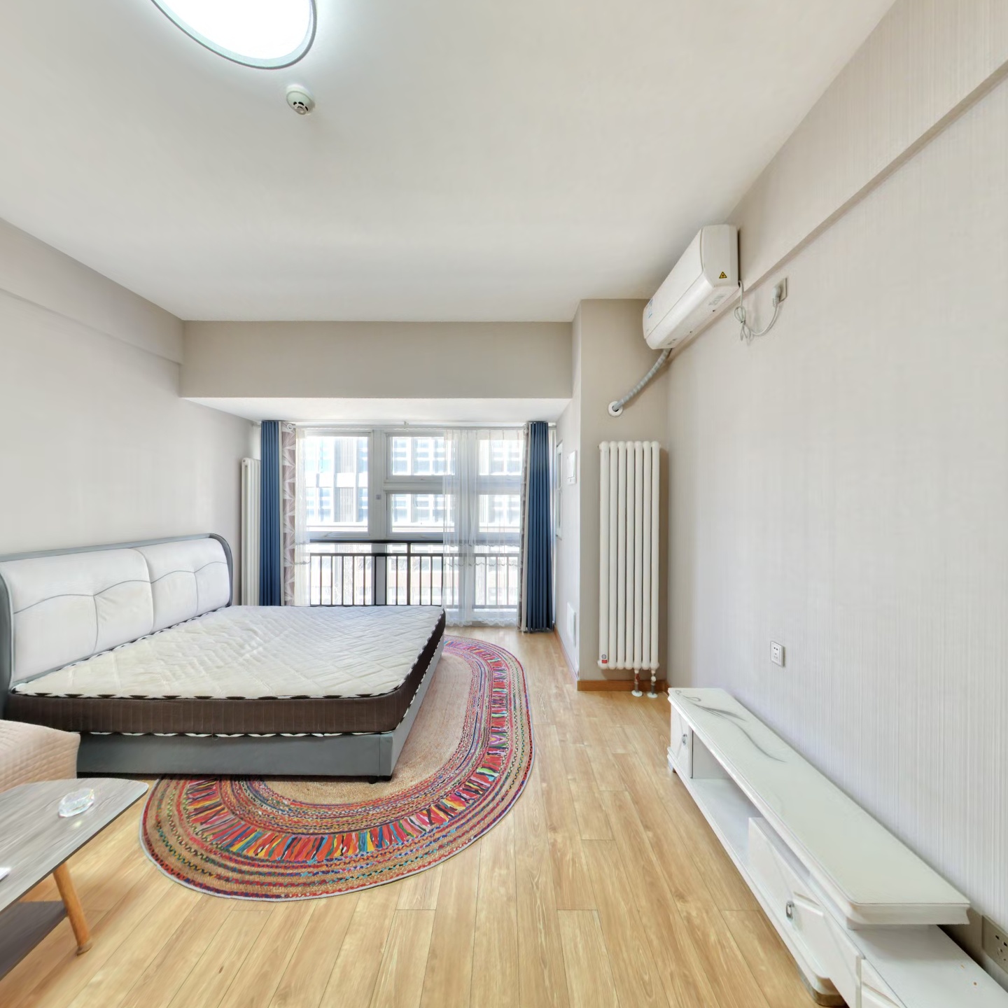 万科城际之光精装修一居室 出行便利