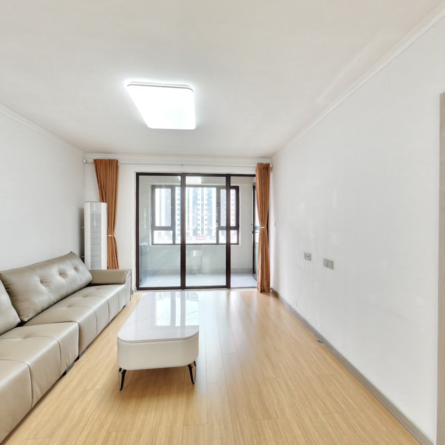 樾府国际 精装三居室 三阳开泰户型中间楼层 全天采光