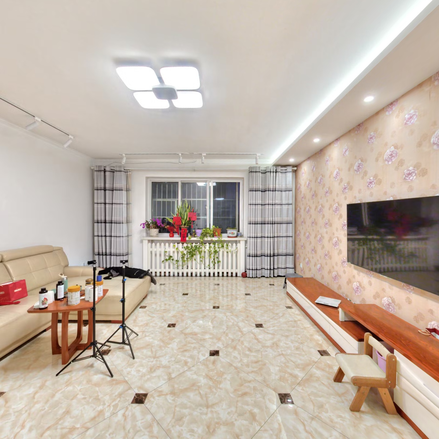 范阳路单位房大平层中间楼层业主急售