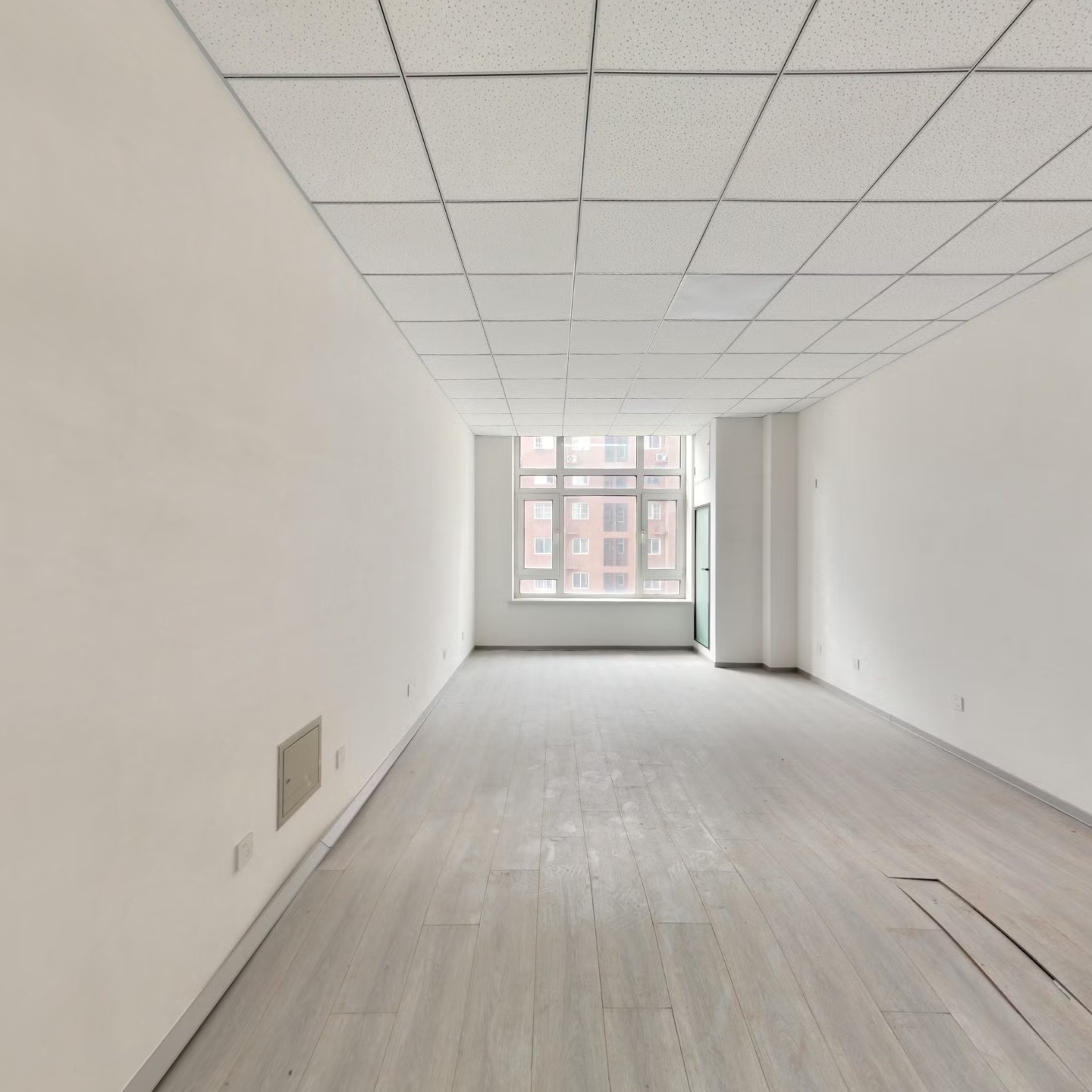 公园8090 70年loft 层高4.8米 两层面积 大窗户