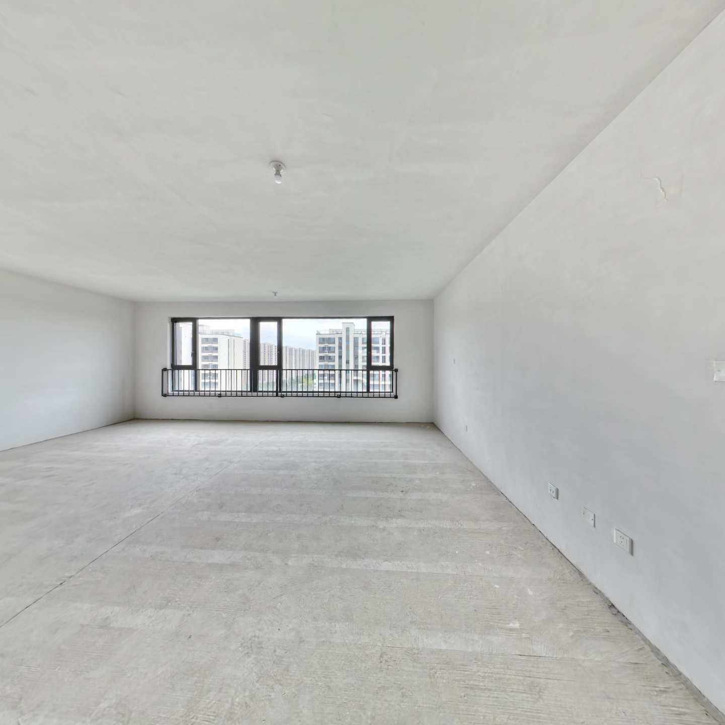 大平层，户型好，业主诚意出售。