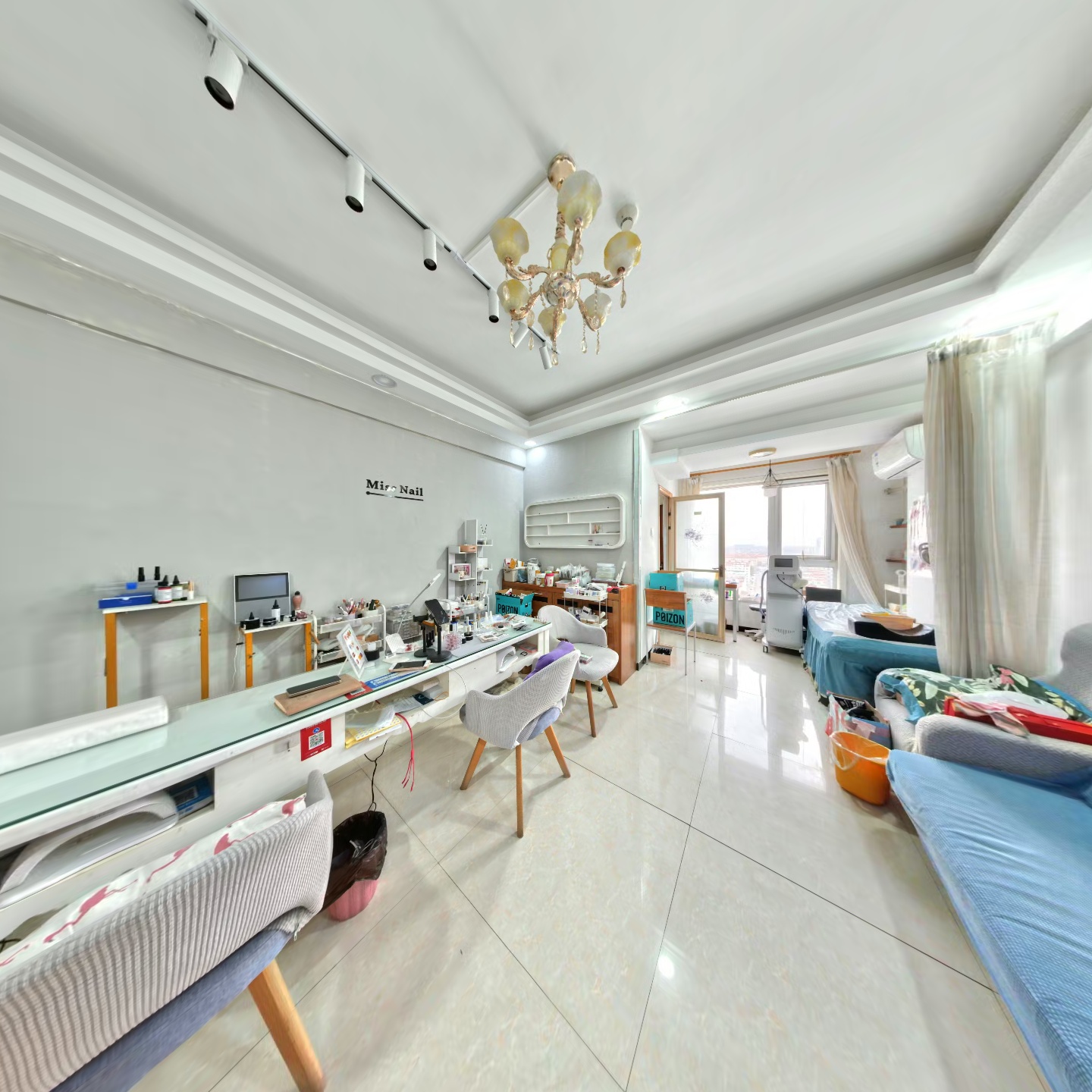 房子户型方正    位置交通便利