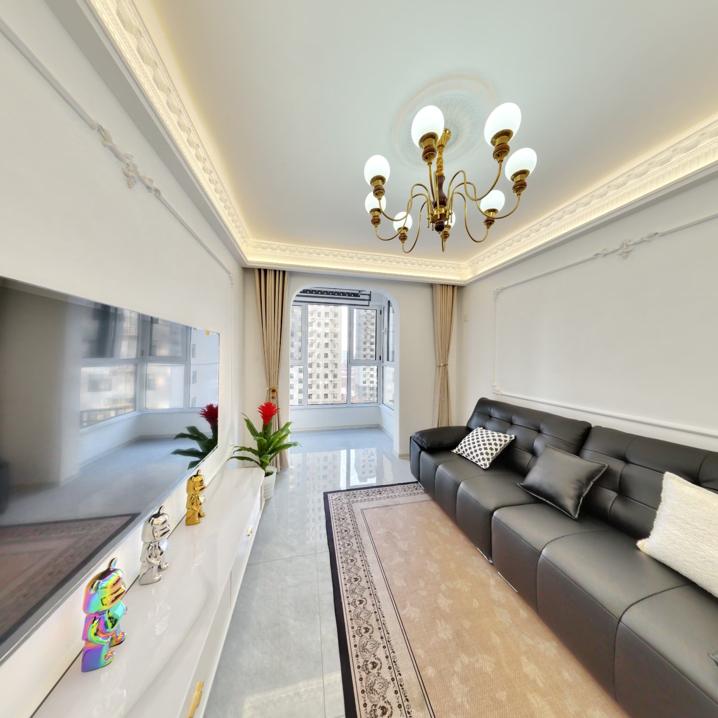 此房采光好，主卧次卧客厅均有阳台，德行公园边上