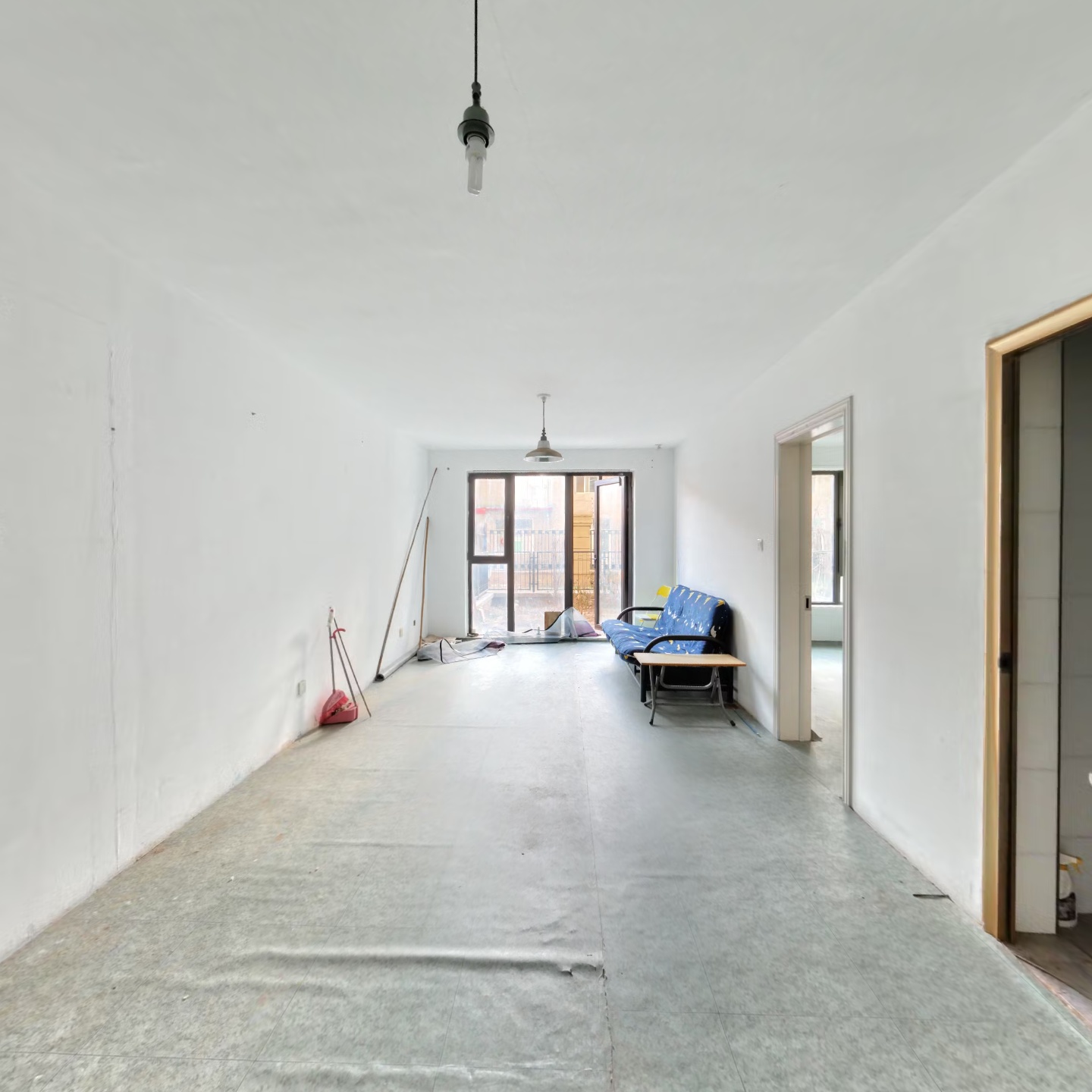 一层带花园 采光好 户型方正 房本满五年