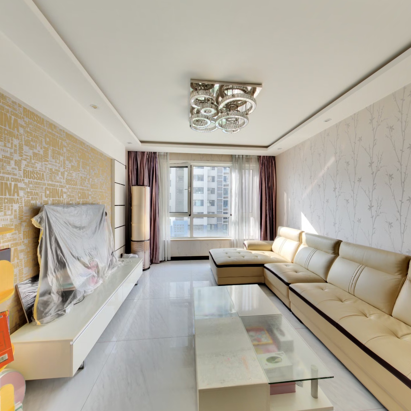 金竹花园大两居精装修      出售