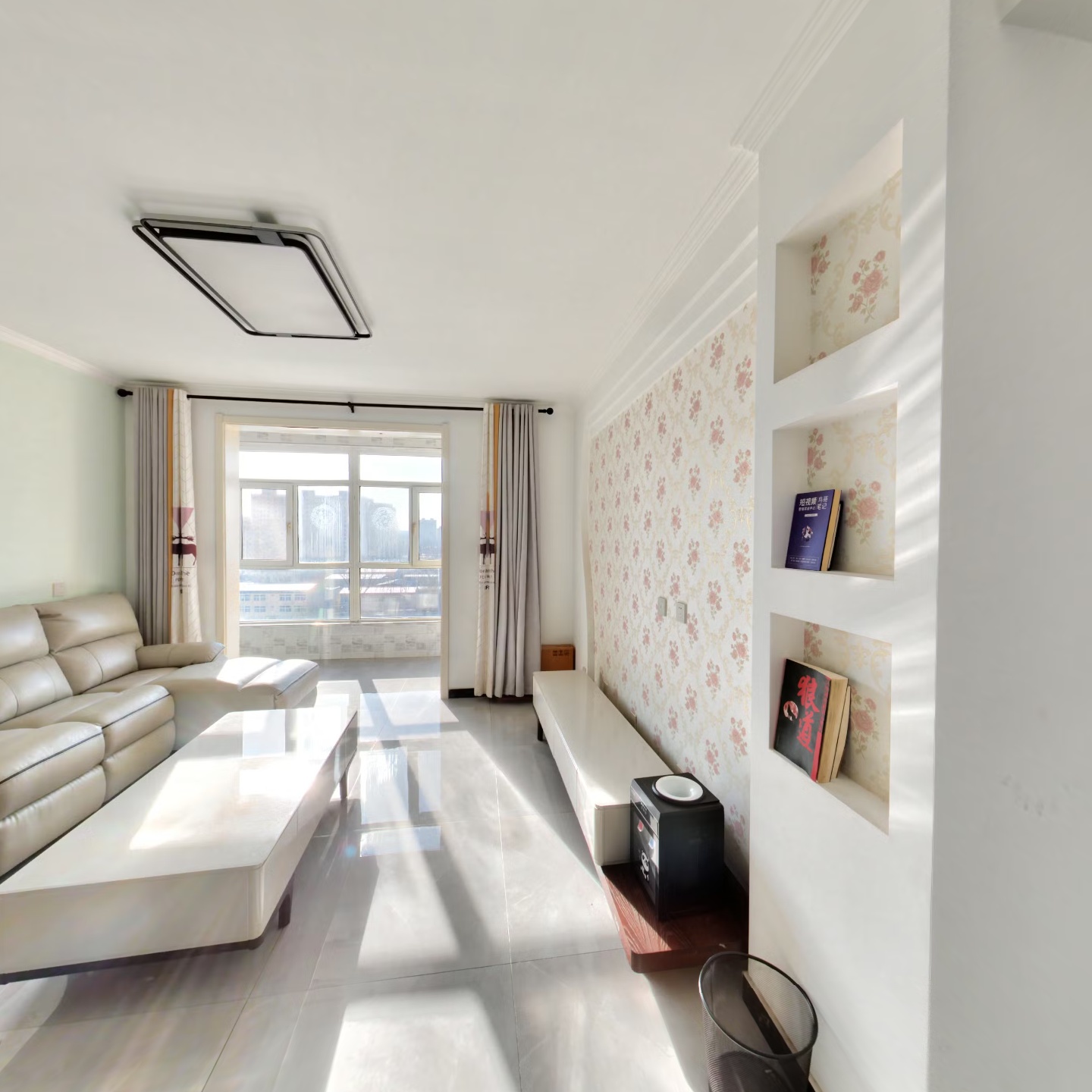 华阳路东段 交通便捷，免费停车，