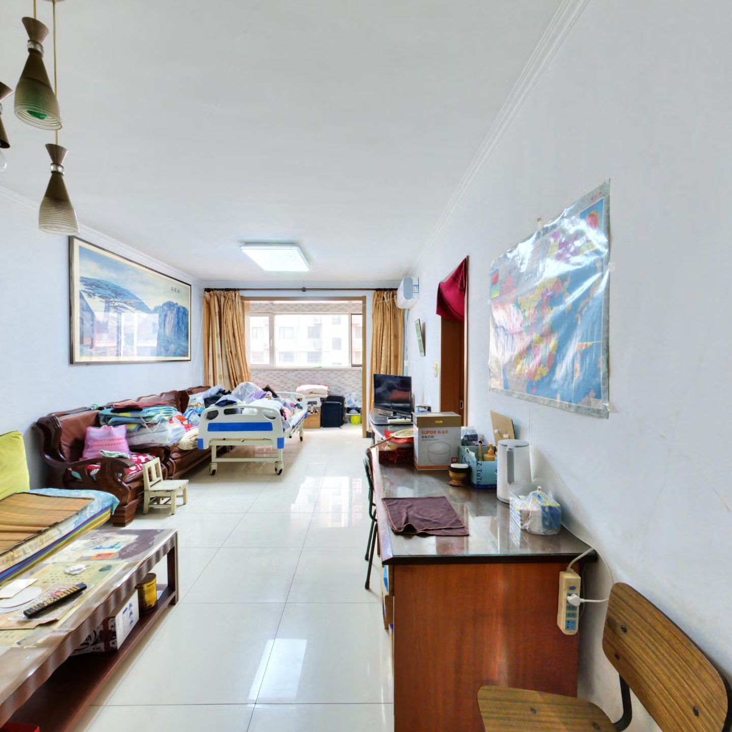 香港豪庭中装，全阳两居，本满五年。