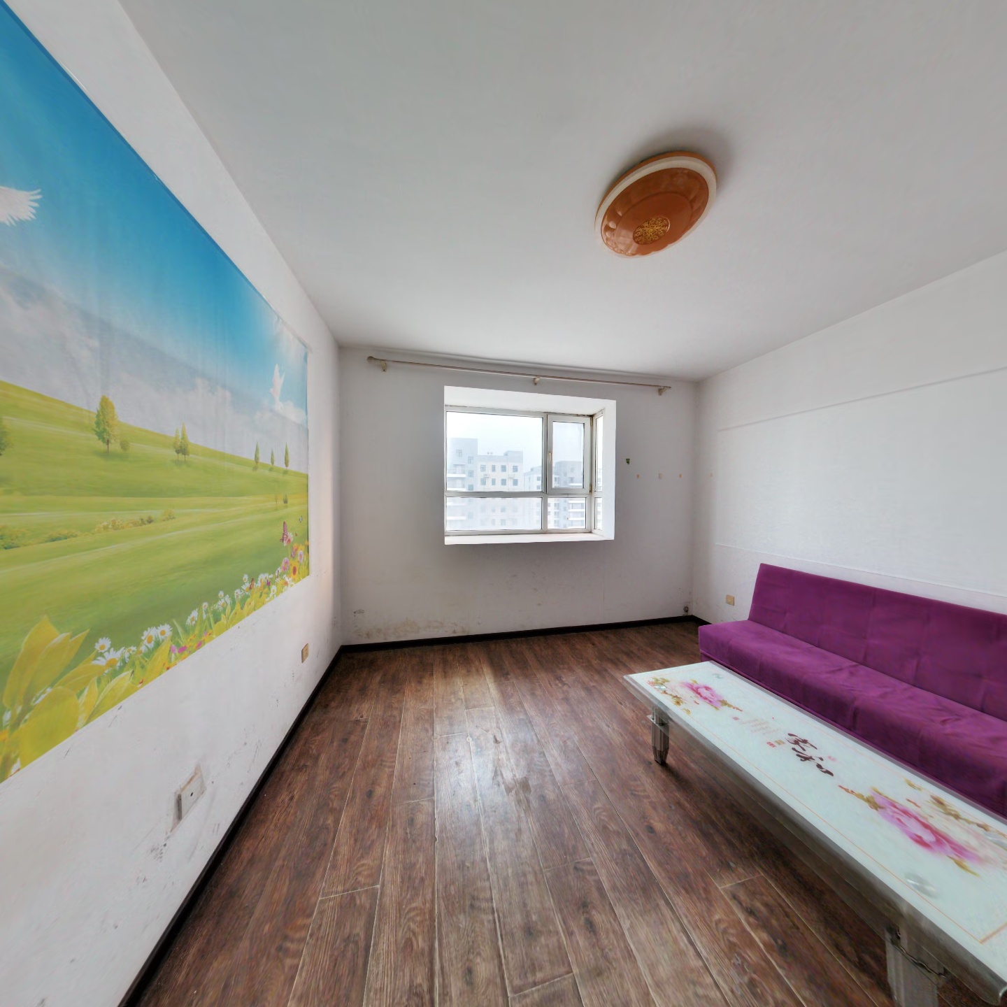 房子属于朝南两居，好楼层，采光好，简单装修本满二