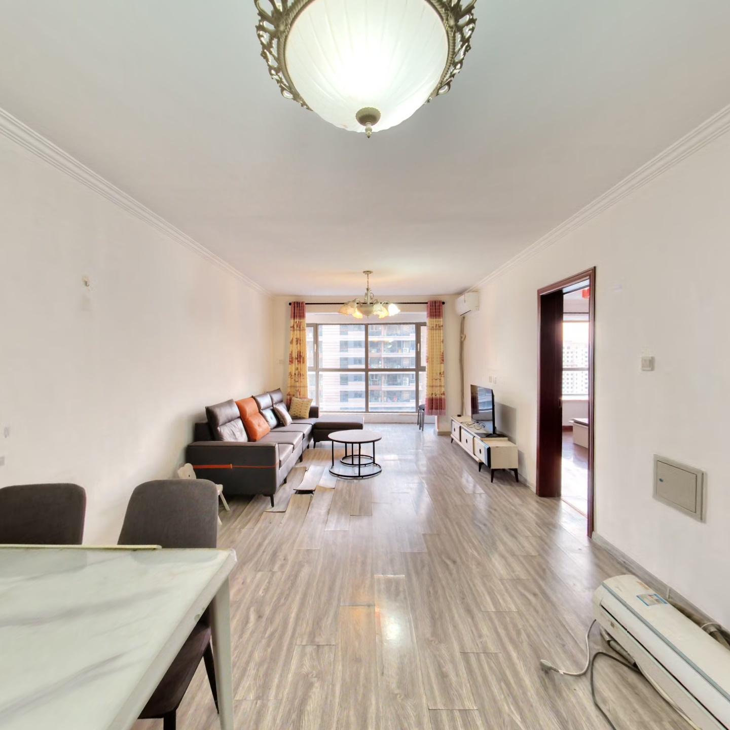 开发区 君临天下御景园  全南两居室