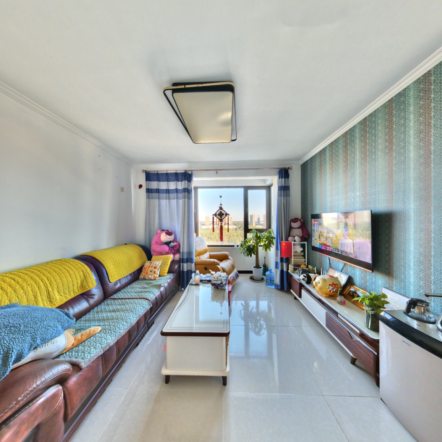 房子南北通透三居 ，満二，集中供暖。