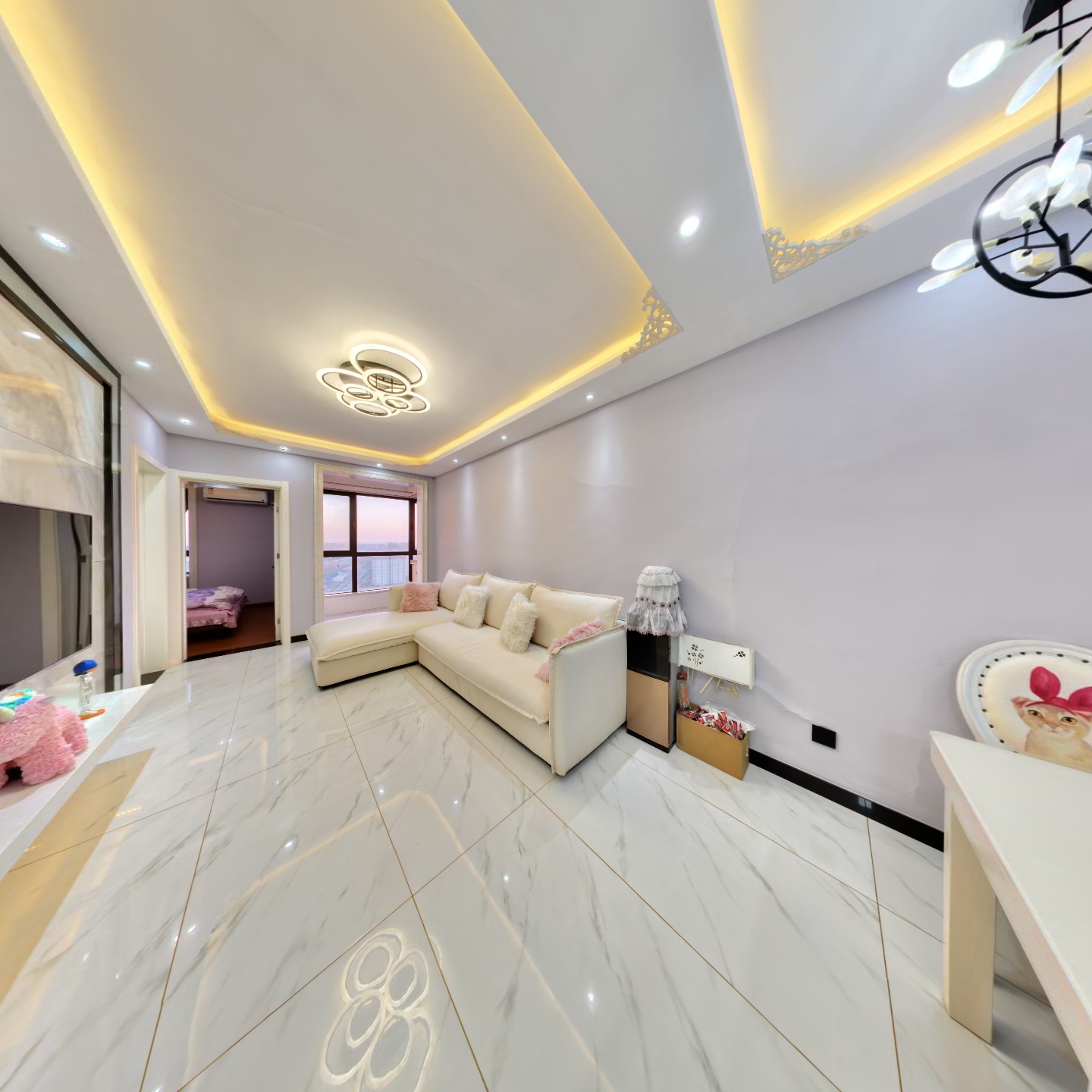 业主自住精装，带全屋家具家电，可直接拎包入住