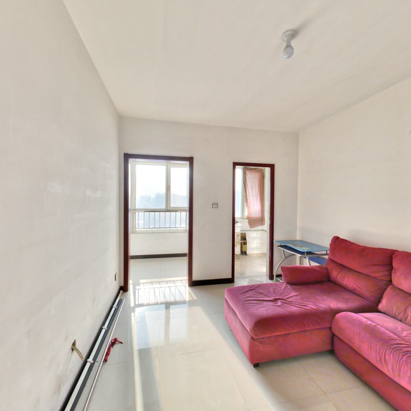 朝南正规一室一厅 简单装修 视野好 户型方正