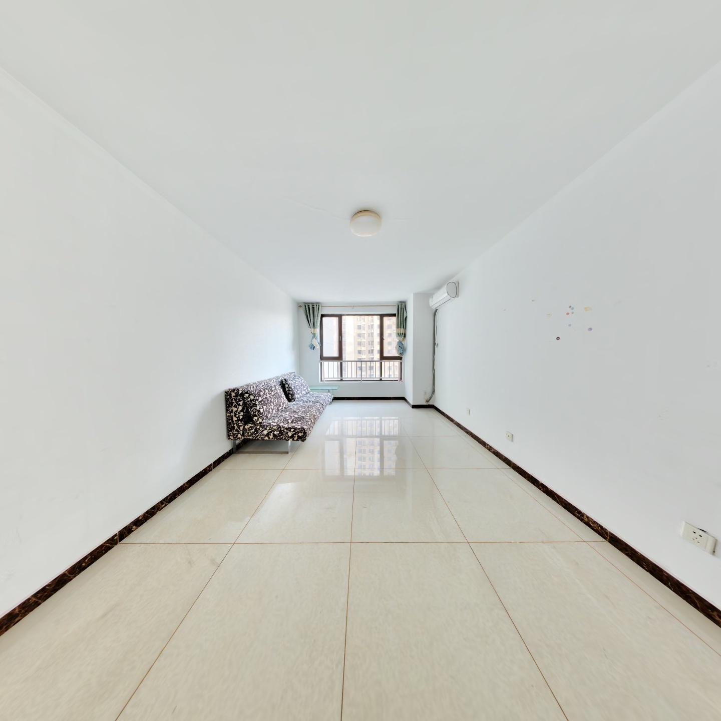 南北通透三居，房本满二，一站西三环，配套齐全