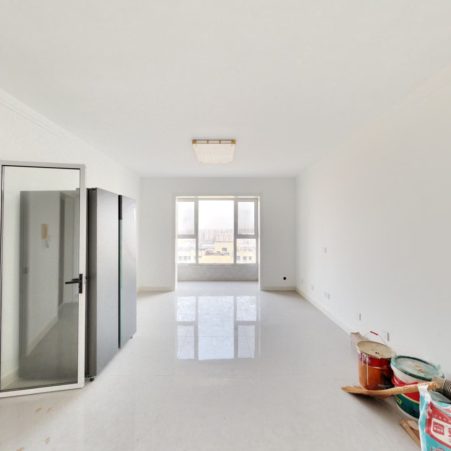 出售范阳路名流美域，交通便利二居室。