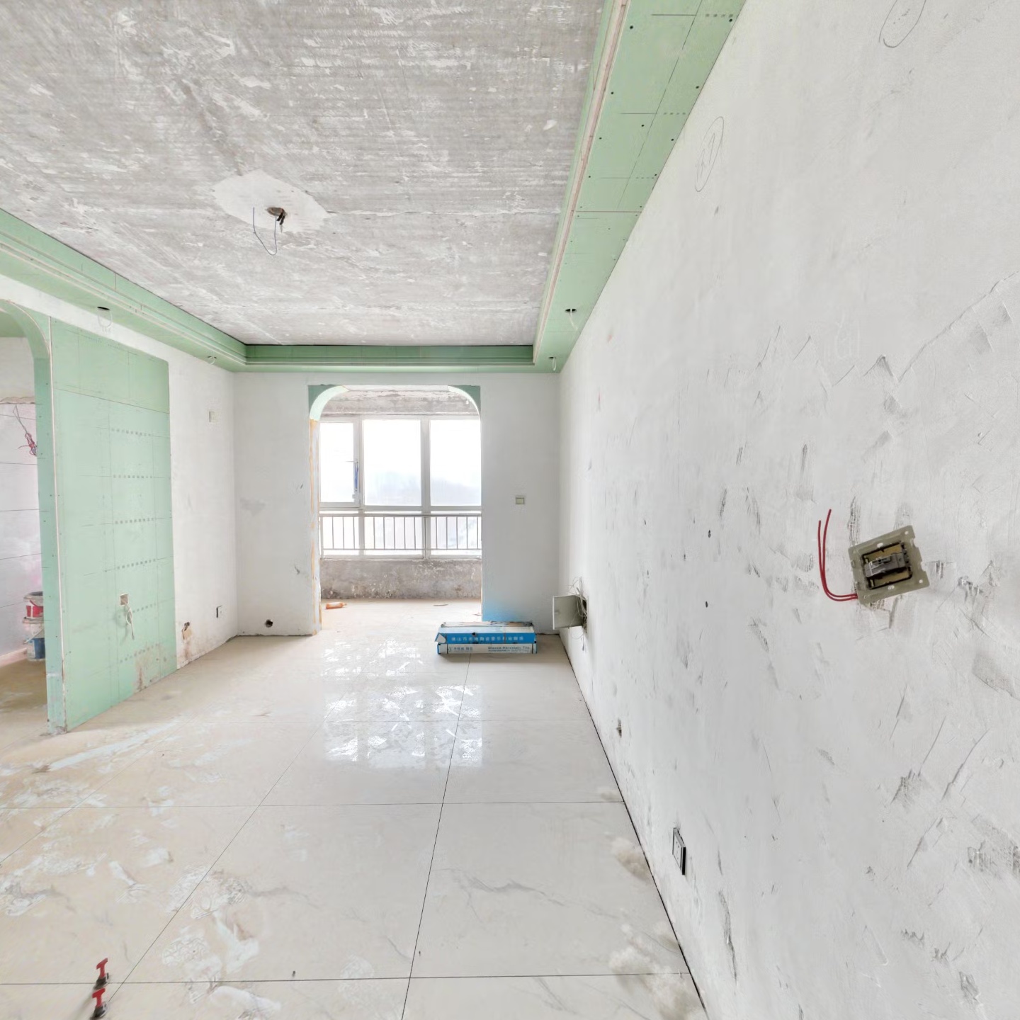 房本在手 电梯房 采光充足 视野好 有地下室 出行方便