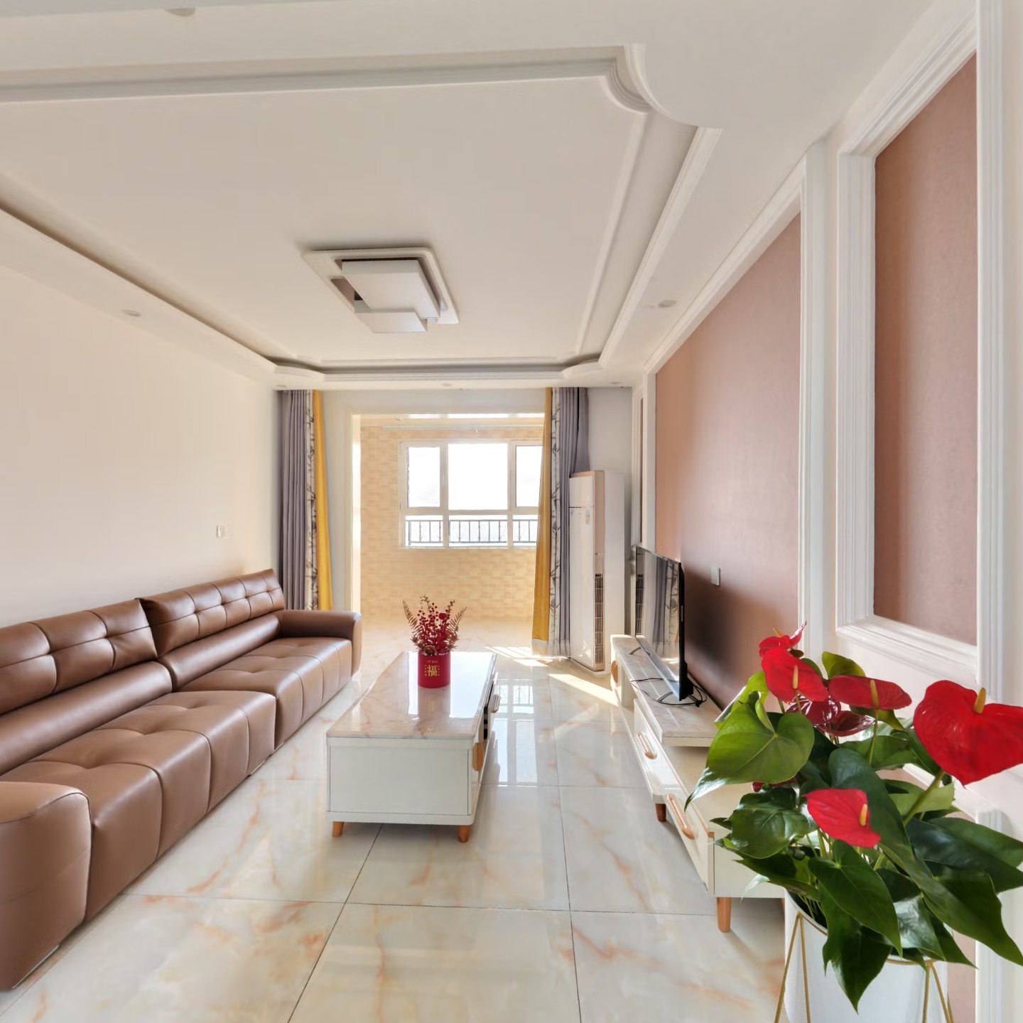 人车分流小区环境绿化面积大，生活配套齐全