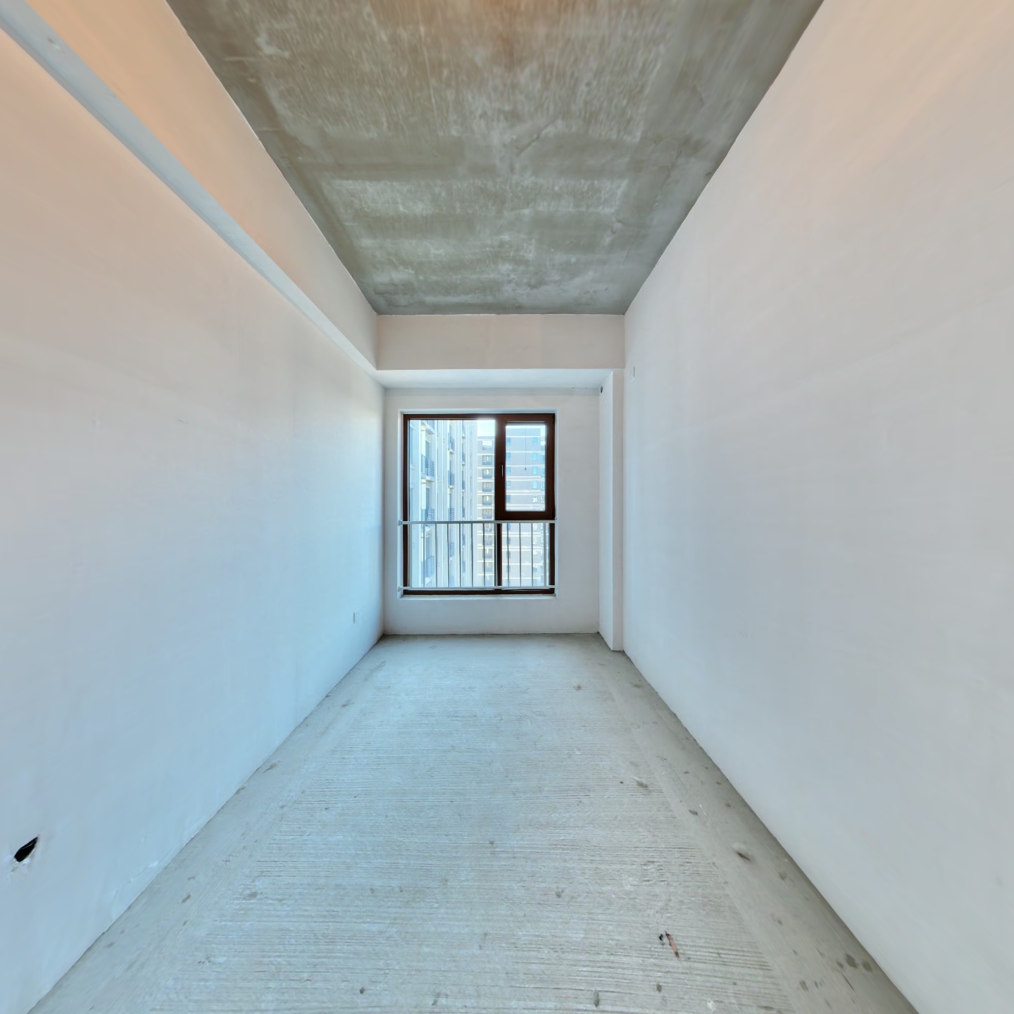 业主诚意出售，房子采光好，看房方便。