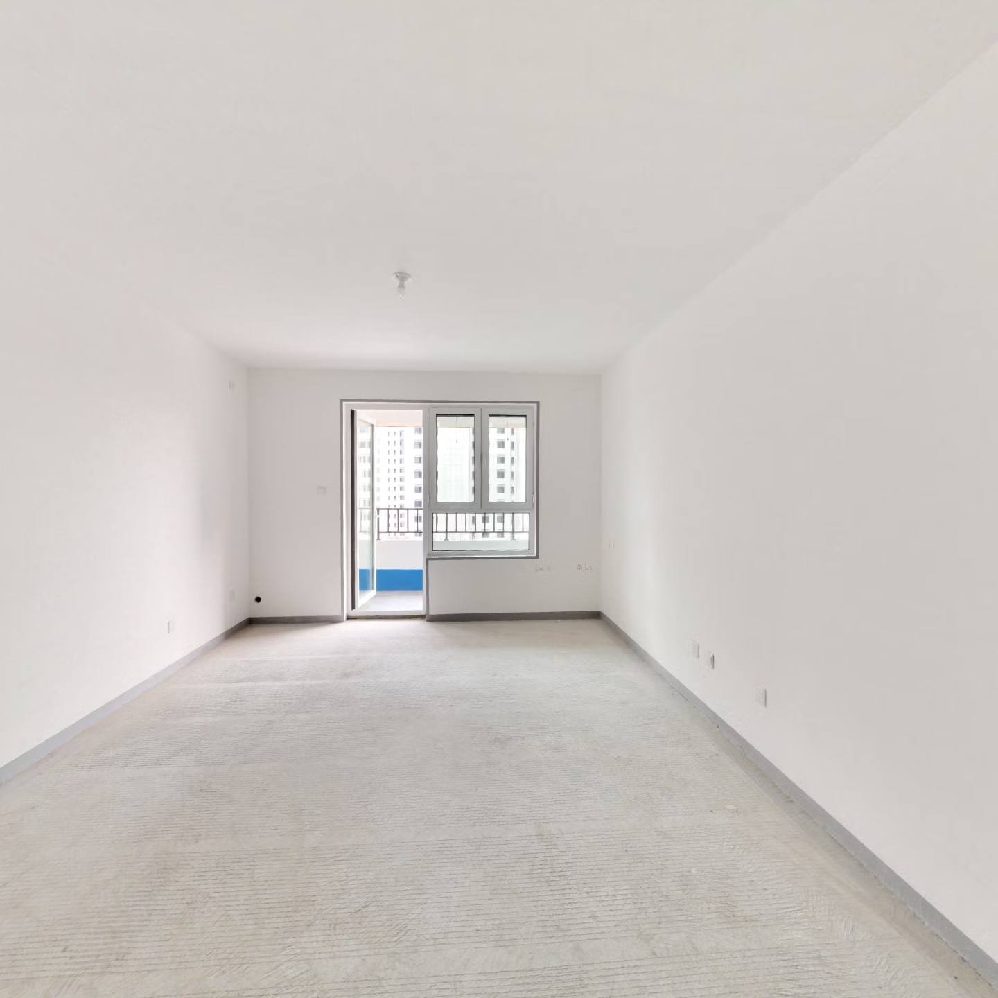 印象城洋房三居室，南北通透，明厨明卫